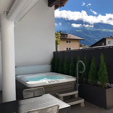 Apartment Jacuzzi Bei *